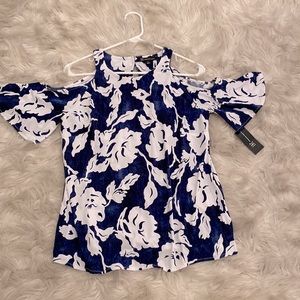Inc international concepts dark blue and white floral cold shoulder top